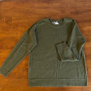 Noeyy light weight green sweater, size M